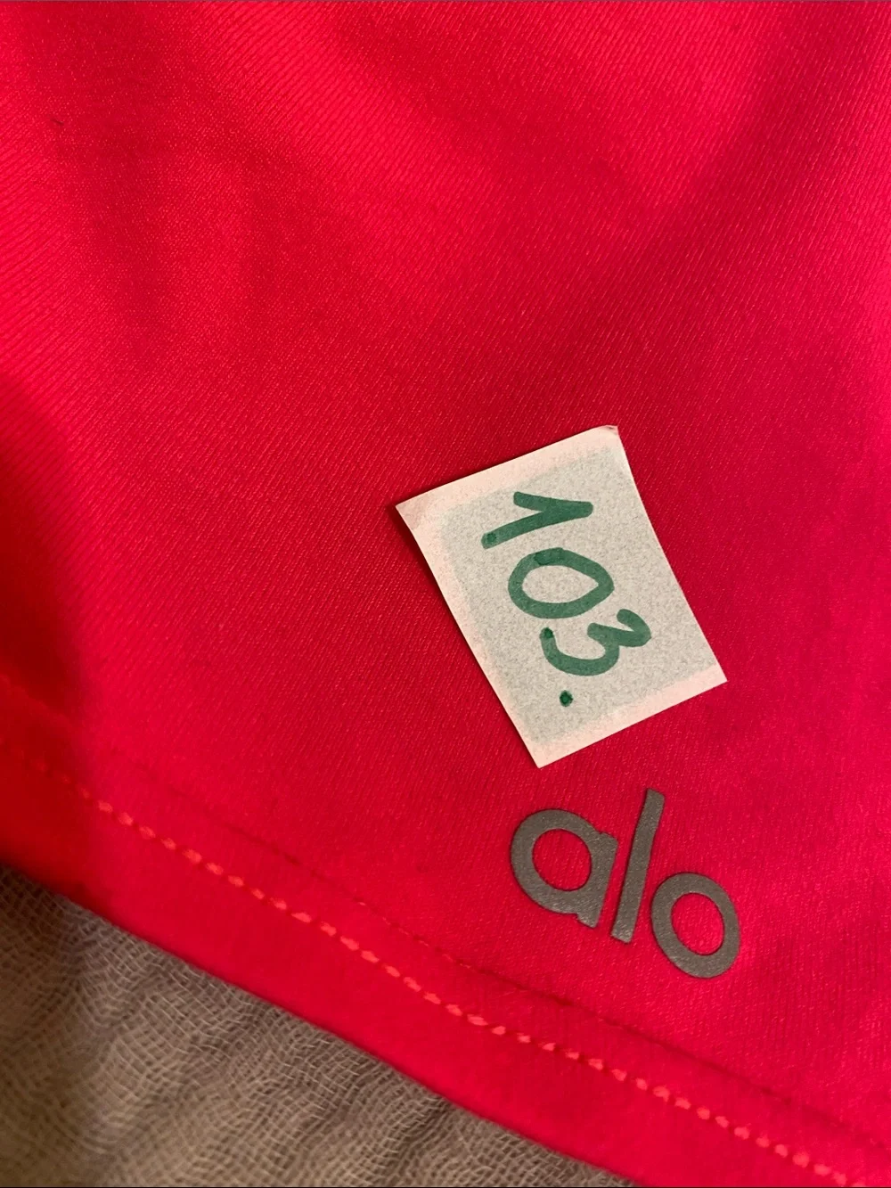 ALO Yoga Pink Sports Bra with Orange Lining V-Neck Crop. Size M